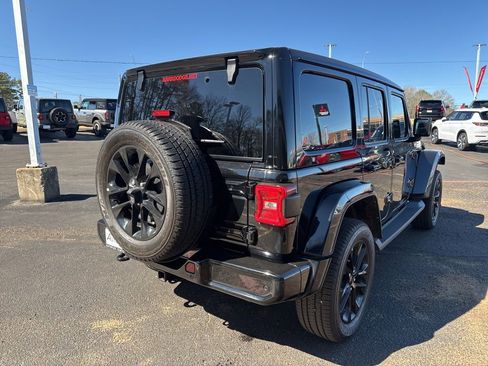 Used 2021 Jeep Wrangler Unlimited Sahara image 7