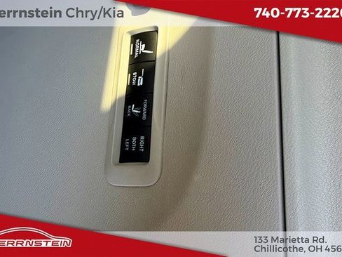 Used 2018 Chrysler Pacifica Limited w/ Tire & Wheel Group image 26