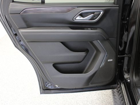 Used 2023 Chevrolet Tahoe Z71 w/ Z71 Off-Road Package AWD/4WD image 28