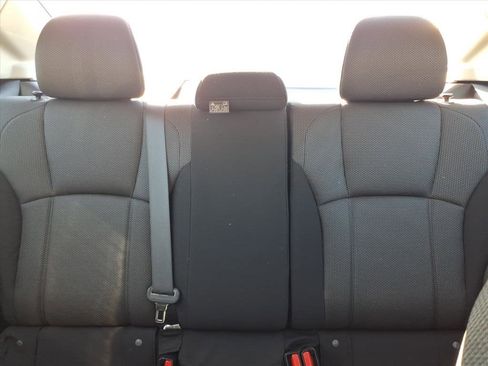 Used 2019 Subaru Impreza 2.0i Premium w/ Eyesight & BSD/Rcta & SRF image 27