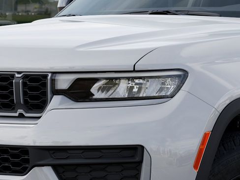 New 2026 Jeep Grand Cherokee Altitude image 39