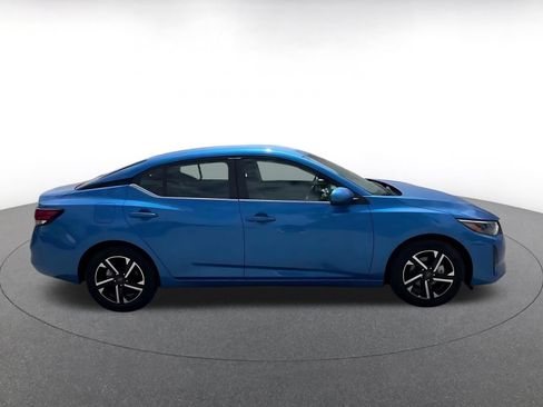 Used 2025 Nissan Sentra SV FWD image 16