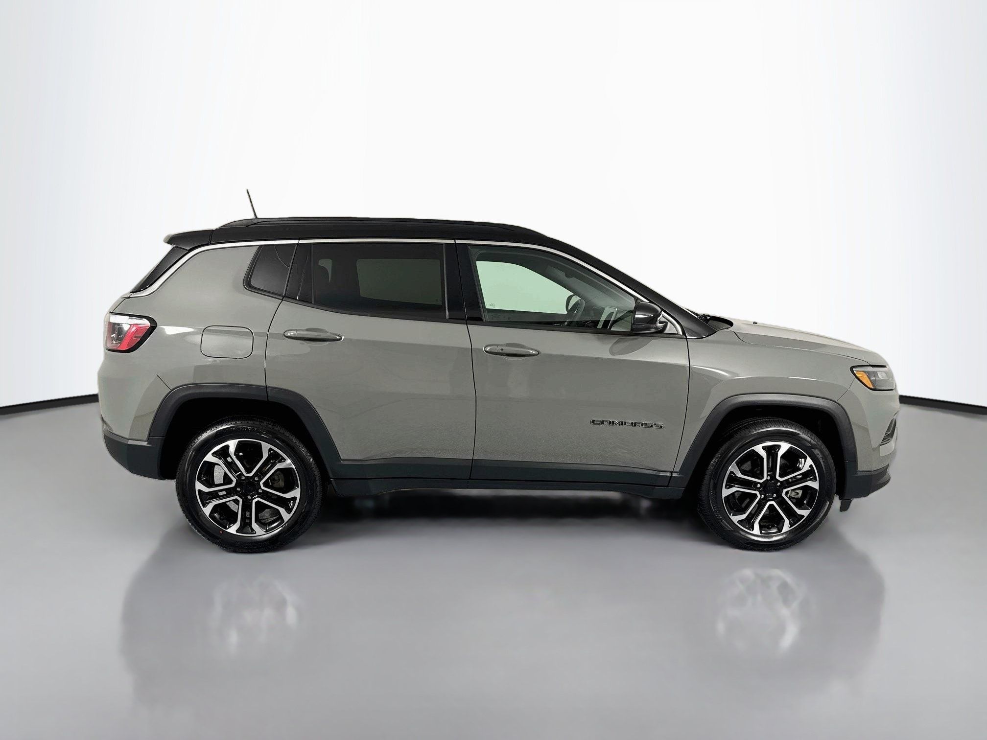 Used 2024 Jeep Compass Limited AWD/4WD image 4