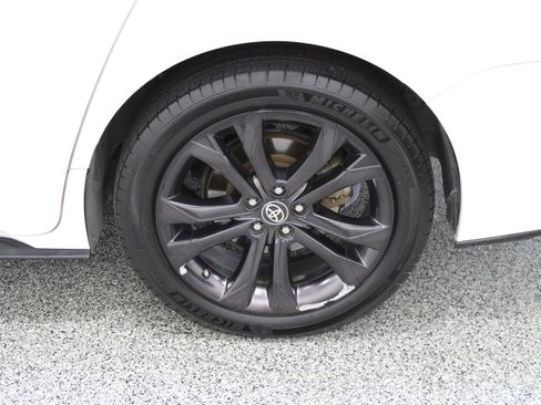 Used 2023 Toyota Sienna XSE FWD image 10