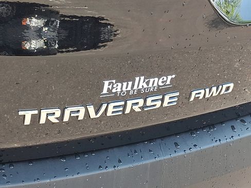 Used 2023 Chevrolet Traverse LT image 33