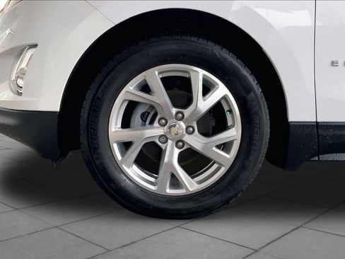 Used 2021 Chevrolet Equinox LT FWD image 11