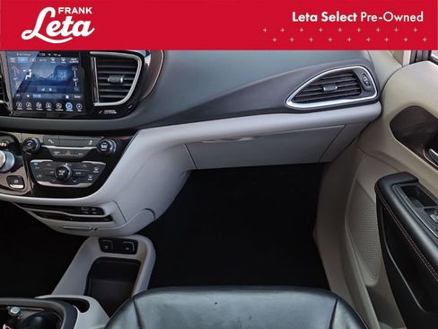 Used 2017 Chrysler Pacifica Touring-L Plus image 26