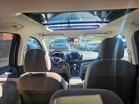 Used 2016 Ford Escape SE w/ Equipment Group 201A AWD/4WD image 8