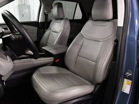 Used 2025 Ford Explorer Active w/ Active Comfort Package RWD image 27