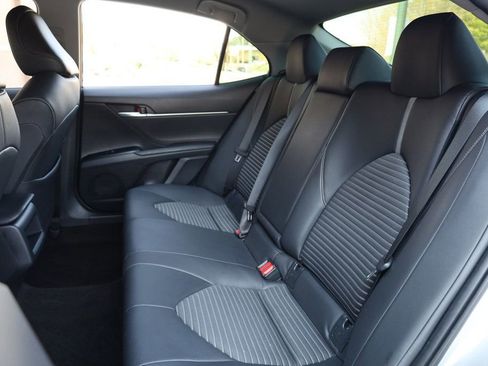 Used 2018 Toyota Camry SE w/ Convenience Package image 19