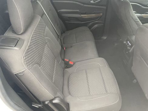 Used 2017 GMC Acadia SLE image 28