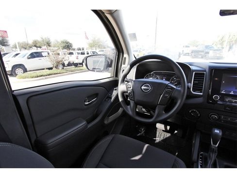 Certified 2024 Nissan Frontier SV image 6