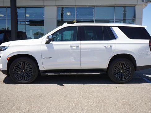 Used 2021 Chevrolet Tahoe Premier w/ Premium Package AWD/4WD image 5
