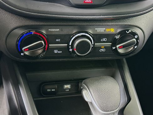 Used 2023 Kia Soul LX FWD image 23