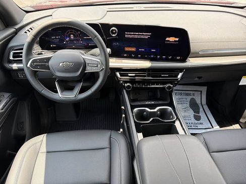 New 2026 Chevrolet Traverse LT w/ Midnight/Sport Edition FWD image 2