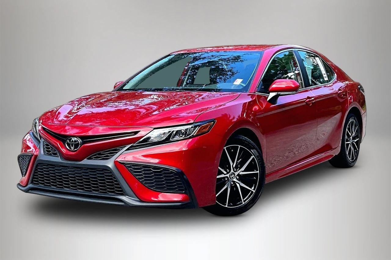 Used 2024 Toyota Camry SE FWD image 1