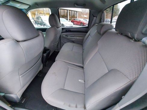 Used 2012 Toyota Tacoma 4WD Double Cab V6 MT (Natl) image 9