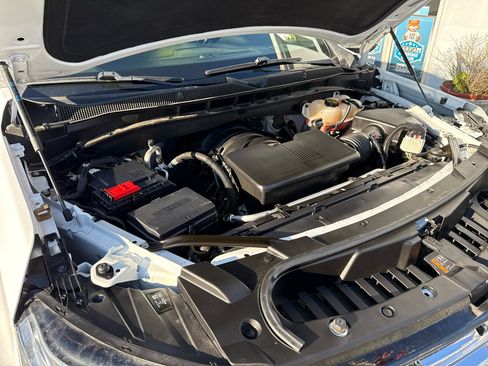 Used 2023 Chevrolet Suburban Premier image 27