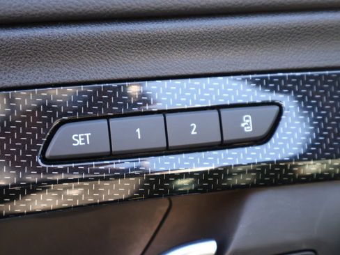 Used 2024 GMC Terrain AT4 w/ Tech Package image 9