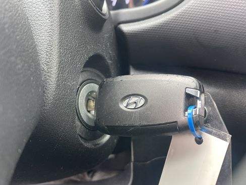 Used 2019 Hyundai Kona SE image 6