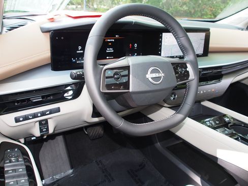 Used 2025 Nissan Murano Platinum w/ Cargo Package AWD/4WD image 18