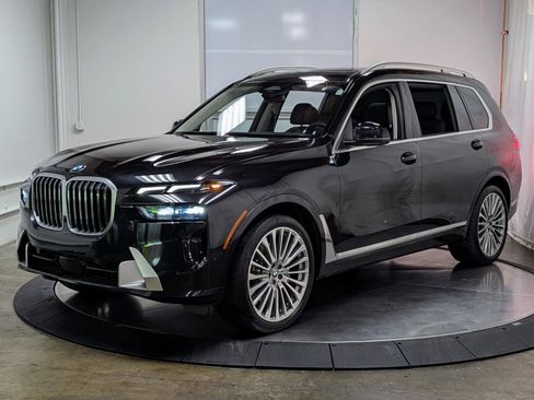 Used 2023 BMW X7 xDrive40i w/ Premium Package image 4