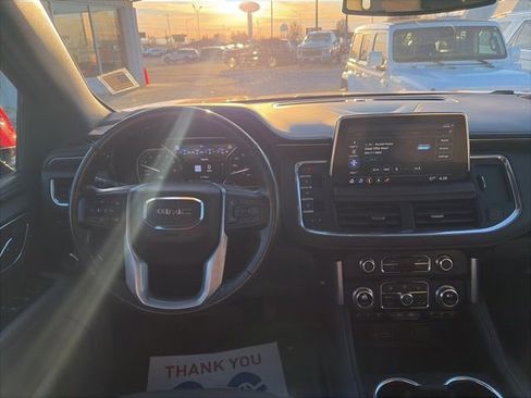 Used 2021 GMC Yukon XL SLT w/ Rear Media and Nav Package image 16
