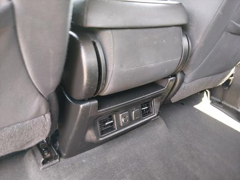 Used 2021 Chevrolet Silverado 1500 LT AWD/4WD image 13