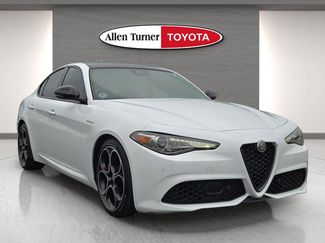 Used 2022 Alfa Romeo Giulia Veloce RWD video 2