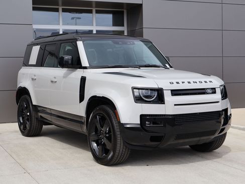 New 2026 Land Rover Defender 110 X-Dynamic SE AWD/4WD image 3