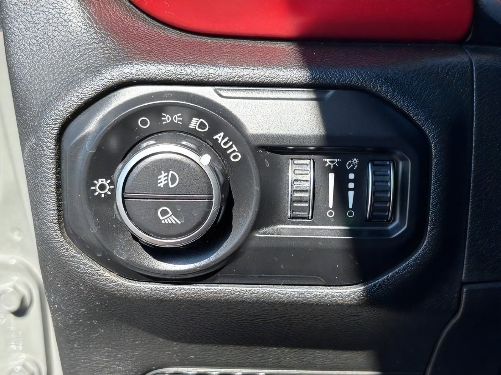 Used 2021 Jeep Gladiator Rubicon AWD/4WD image 26