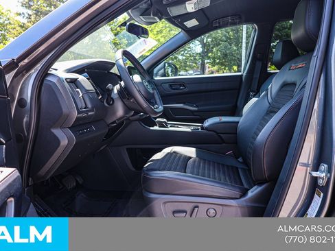 Used 2025 Nissan Pathfinder Rock Creek AWD/4WD image 18