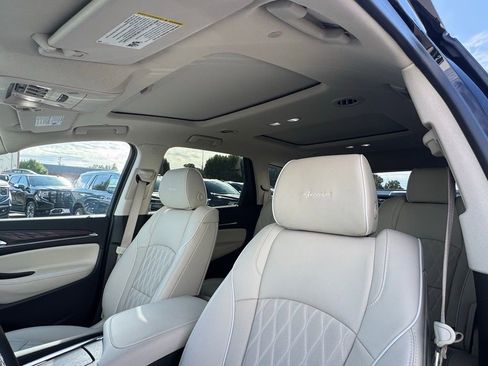 Used 2023 Buick Enclave Avenir w/ Avenir Technology Package image 21