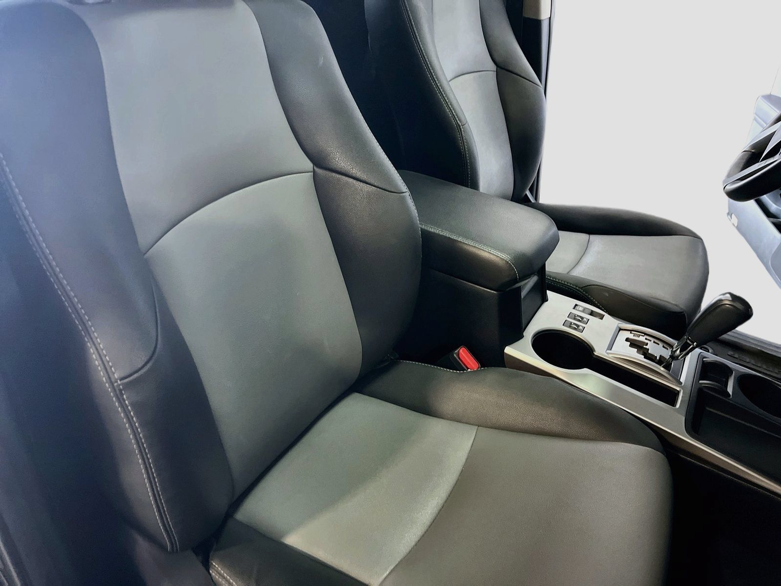 Used 2021 Toyota 4Runner SR5 Premium w/ Moonroof Package RWD image 28