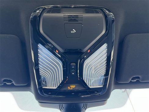 Used 2022 BMW 540i w/ Premium Package image 25