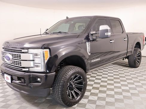 Used 2019 Ford F250 Platinum w/ Platinum Ultimate Package image 11