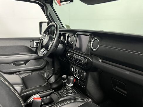 Certified 2022 Jeep Wrangler Unlimited Sahara w/ LED Lighting Group image 33