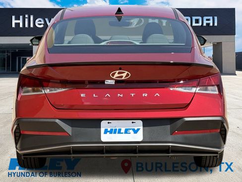 Certified 2025 Hyundai Elantra Sport FWD image 6