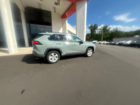 Used 2020 Toyota RAV4 XLE w/ Convenience Package AWD/4WD image 13