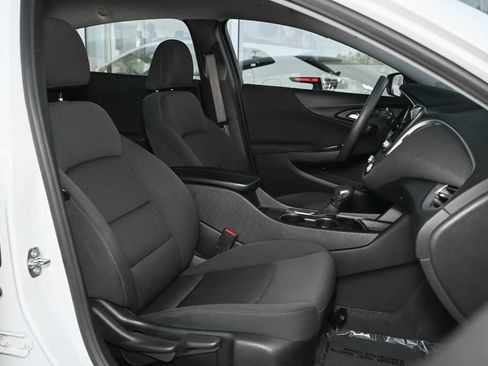 Used 2024 Chevrolet Malibu LT FWD image 40