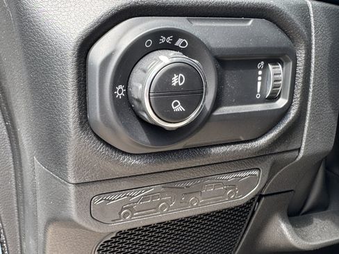 Used 2025 Jeep Gladiator Sport AWD/4WD image 32