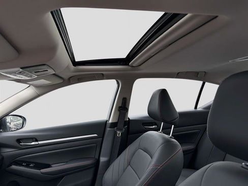 New 2025 Nissan Altima 2.5 SR image 7