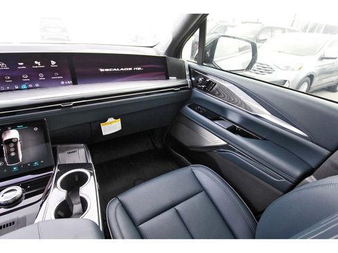 New 2026 Cadillac Escalade IQL Luxury image 10