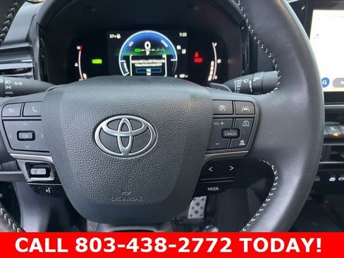 Used 2025 Toyota Camry SE image 19