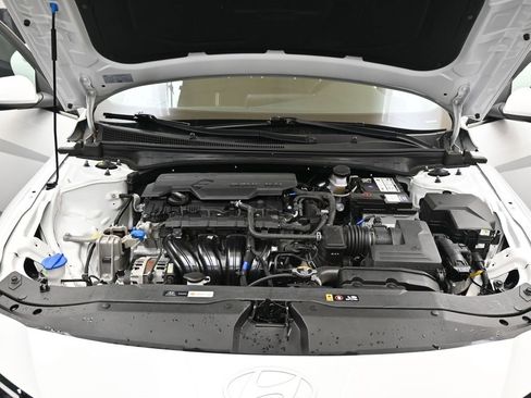 Certified 2025 Hyundai Elantra SEL w/ Cargo Package image 9