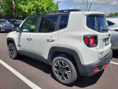Used 2023 Jeep Renegade Trailhawk w/ Trailer Tow Group AWD/4WD image 4