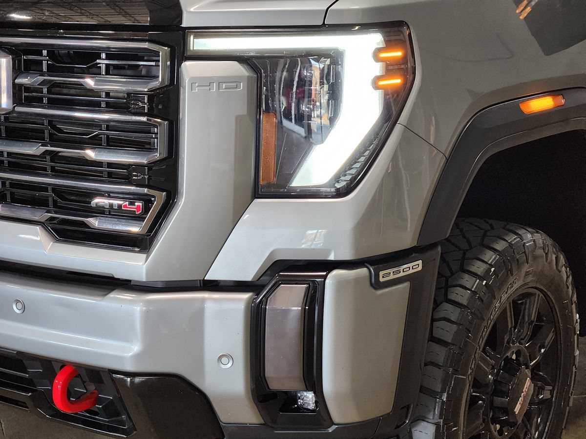 Used 2024 GMC Sierra 2500 AT4 w/ AT4 Premium Plus Package AWD/4WD image 13