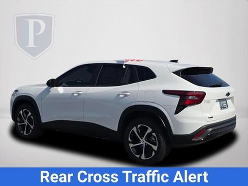 New 2026 Chevrolet Trax RS w/ Sunroof Package FWD image 10