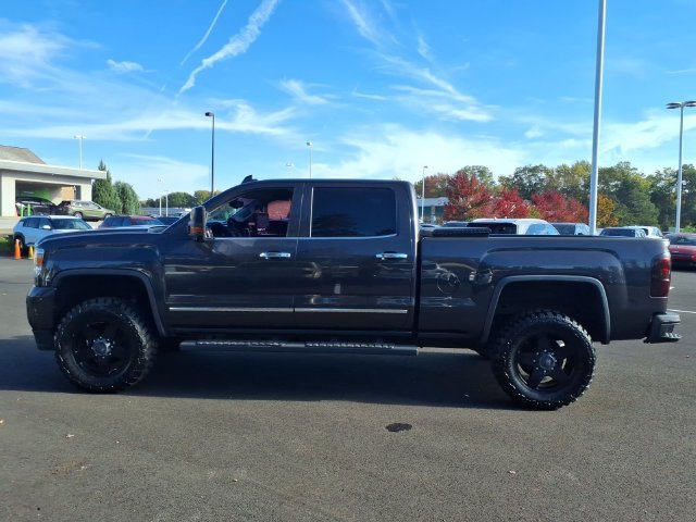 Used 2015 GMC Sierra 2500 Denali w/ Duramax Plus Package AWD/4WD image 3