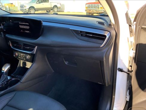 Used 2024 Buick Encore GX Sport Touring image 18